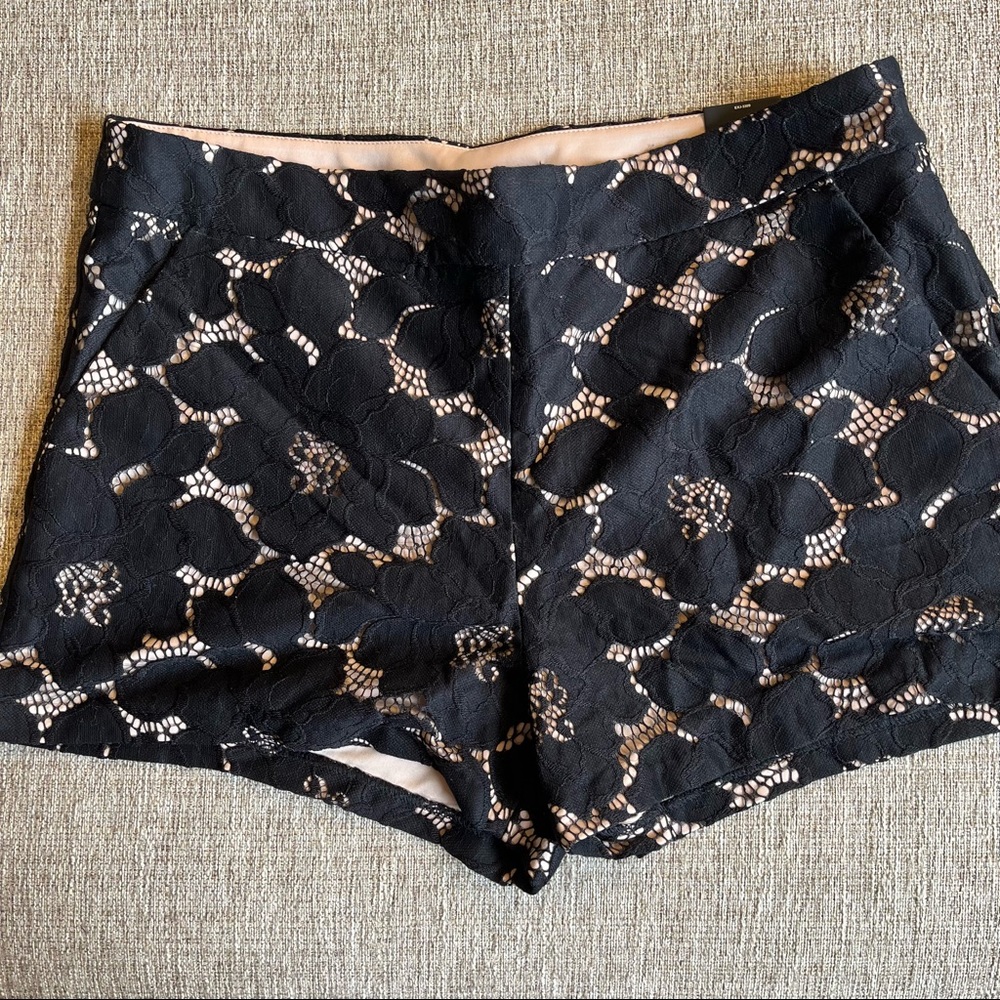 NWT Express Lace Mid-Rise Shorts size 10